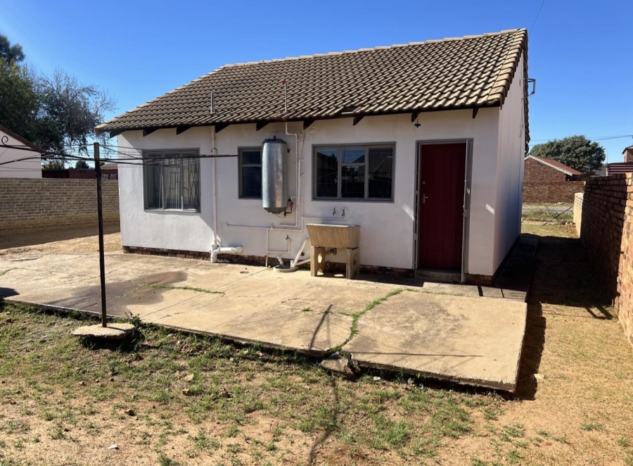 To Let 2 Bedroom Property for Rent in Mmabatho North West